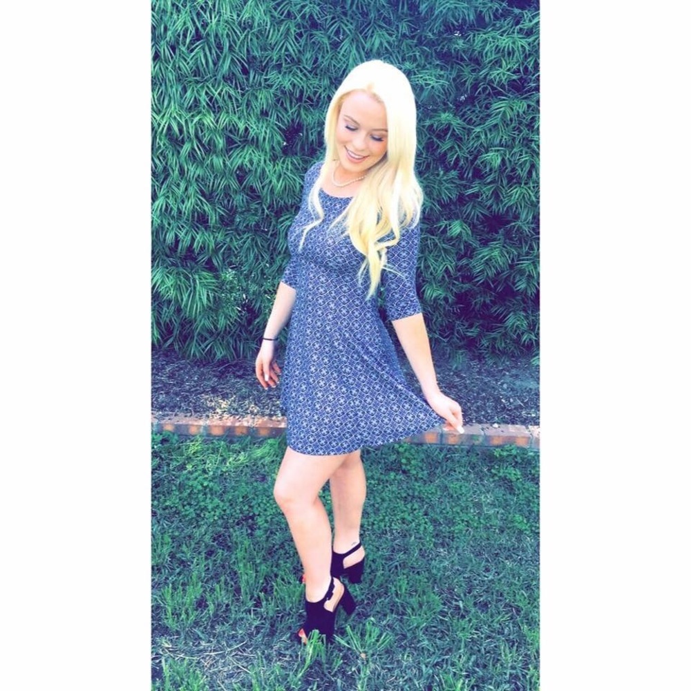 Selling size XS long sleeve dress. Worn one time.